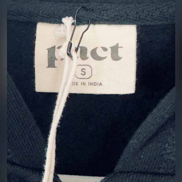 pact Gender Neutral Black One for all Zip Front 100% Organic Cotton Hoodie   NWT - Picture 9 of 11